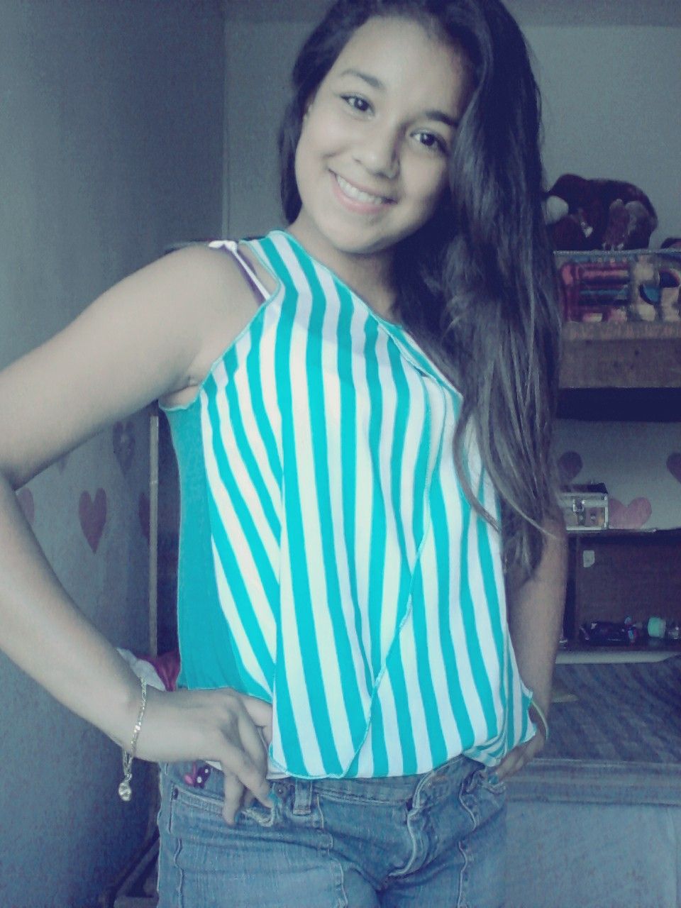 Si te invito una copa y me hacerco a tu boca si te robo un besito aver te enojas conmigo(8'